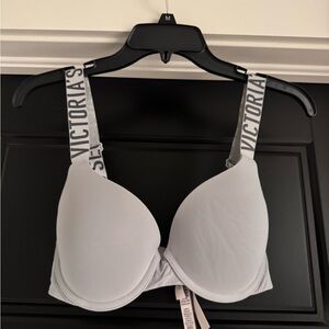 Victoria's Secret White T-Shirt Bra with Logo Straps